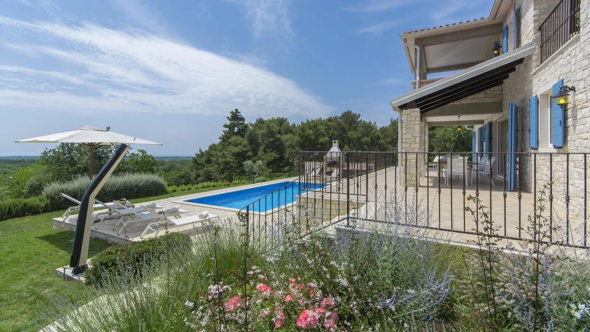 Villa Sterpazzi For 8 People Near Porec With 38 M2 Heated Pool, Sea View & Wellness Višnjan