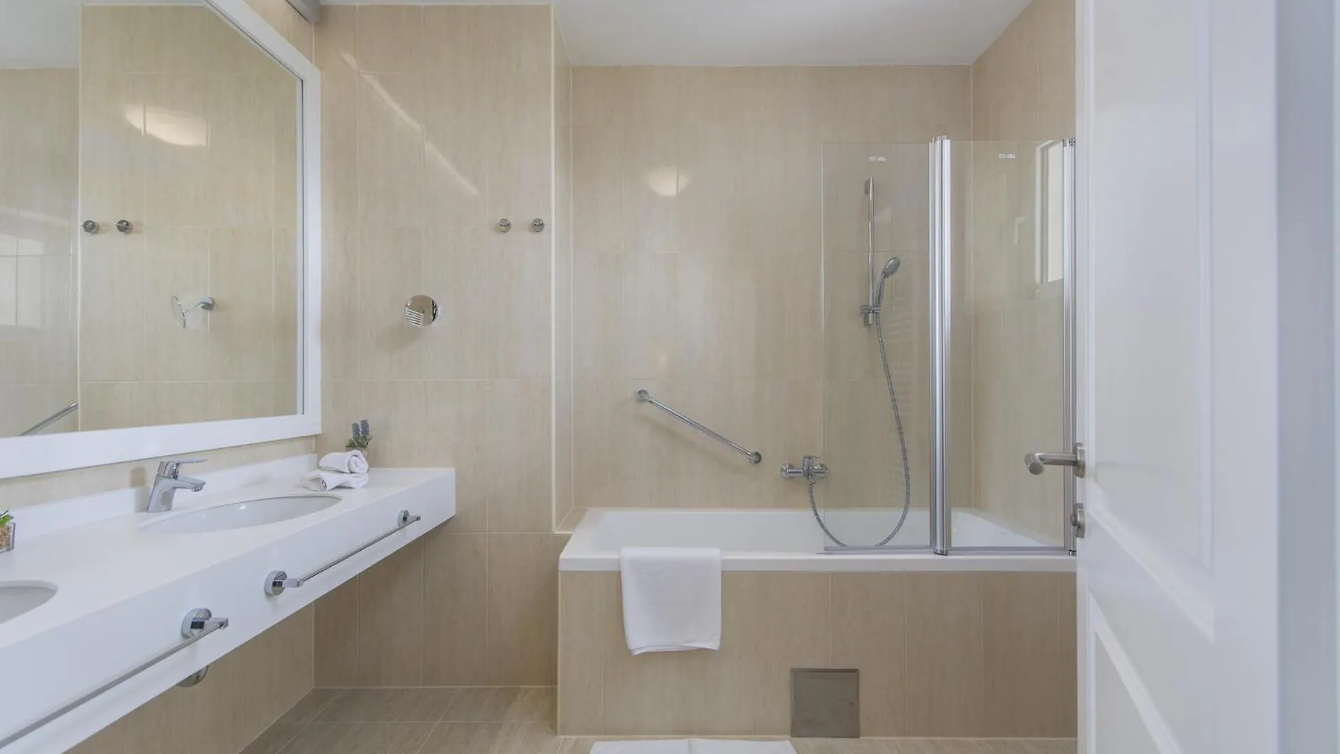 Villa Sterpazzi For 8 People Near Porec With 38 M2 Heated Pool, Sea View & Wellness Višnjan