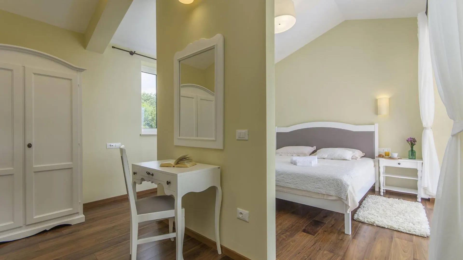 Villa Sterpazzi For 8 People Near Porec With 38 M2 Heated Pool, Sea View & Wellness Višnjan Horvátország