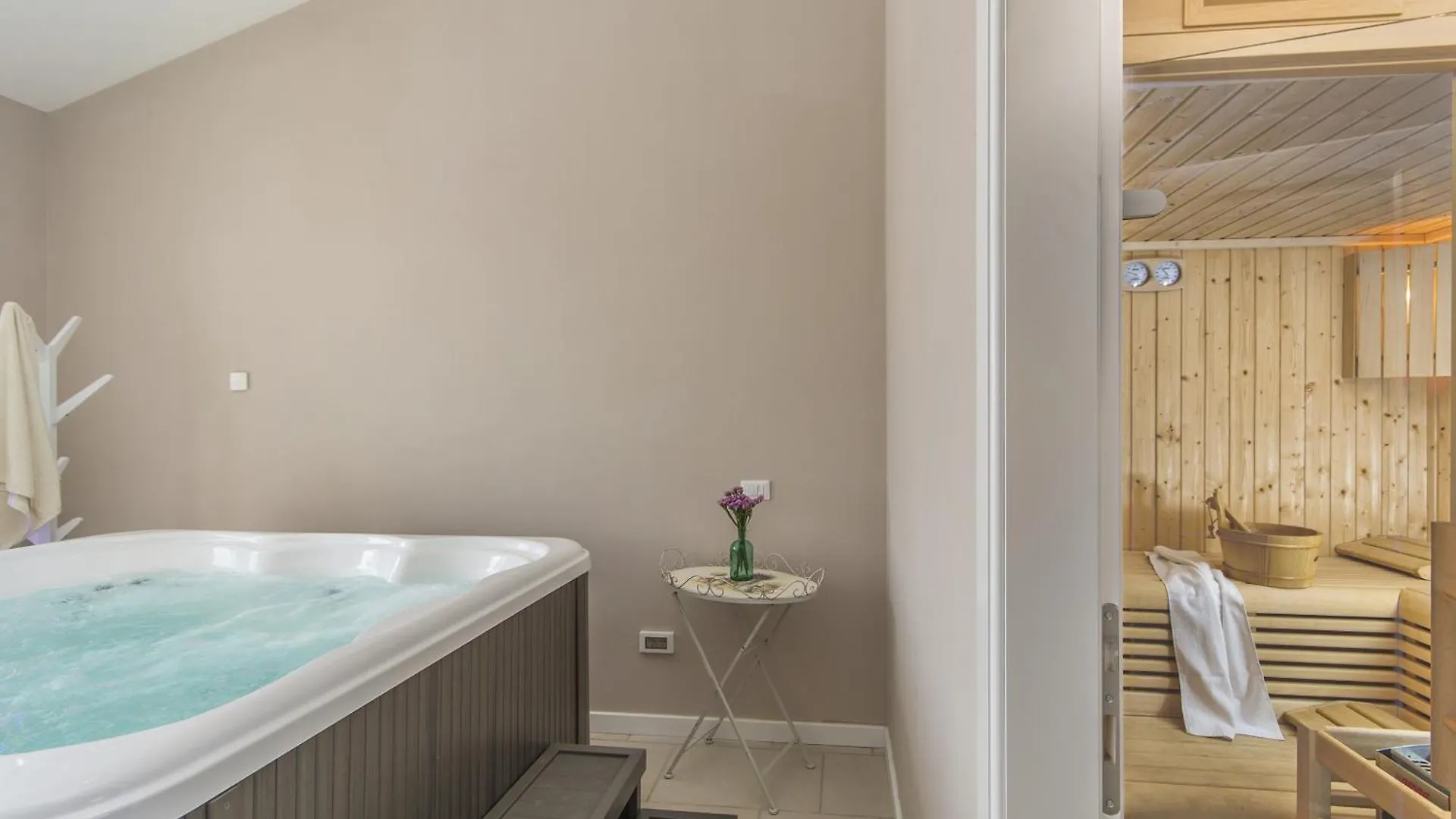 Villa Sterpazzi For 8 People Near Porec With 38 M2 Heated Pool, Sea View & Wellness Višnjan