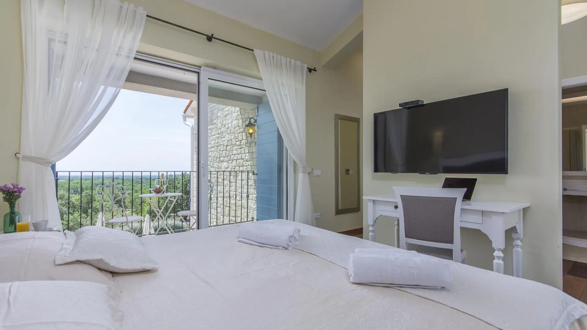 Villa Sterpazzi For 8 People Near Porec With 38 M2 Heated Pool, Sea View & Wellness Višnjan