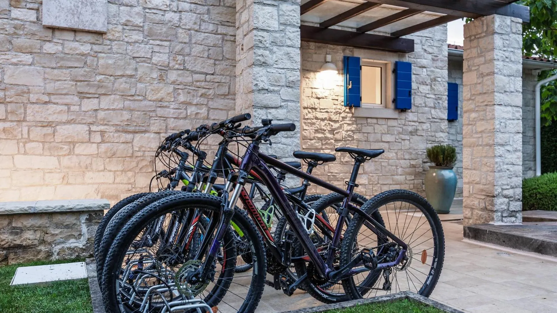 Villa Sterpazzi For 8 People Near Porec With 38 M2 Heated Pool, Sea View & Wellness Višnjan