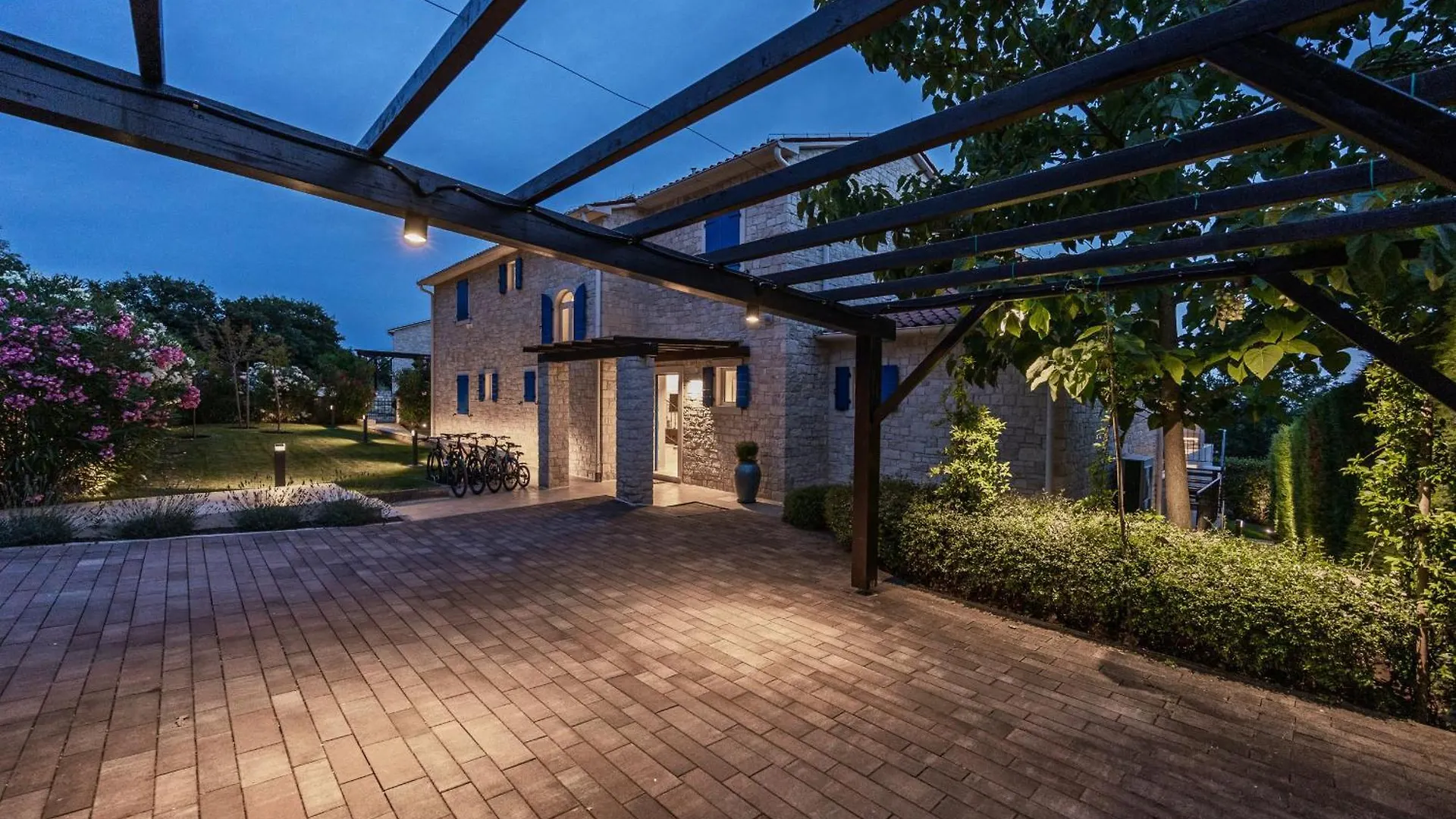 Villa Sterpazzi For 8 People Near Porec With 38 M2 Heated Pool, Sea View & Wellness Višnjan